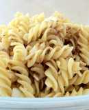Ensalada de pasta con pollo fría