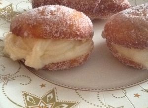 Foto principal de Bombas de crema pastelera y azúcar