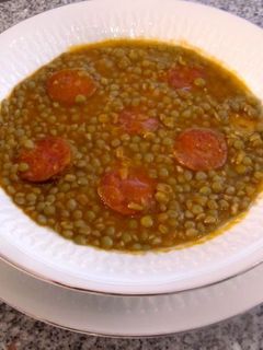 Una foto de Cómo hacer lentejas con chorizo