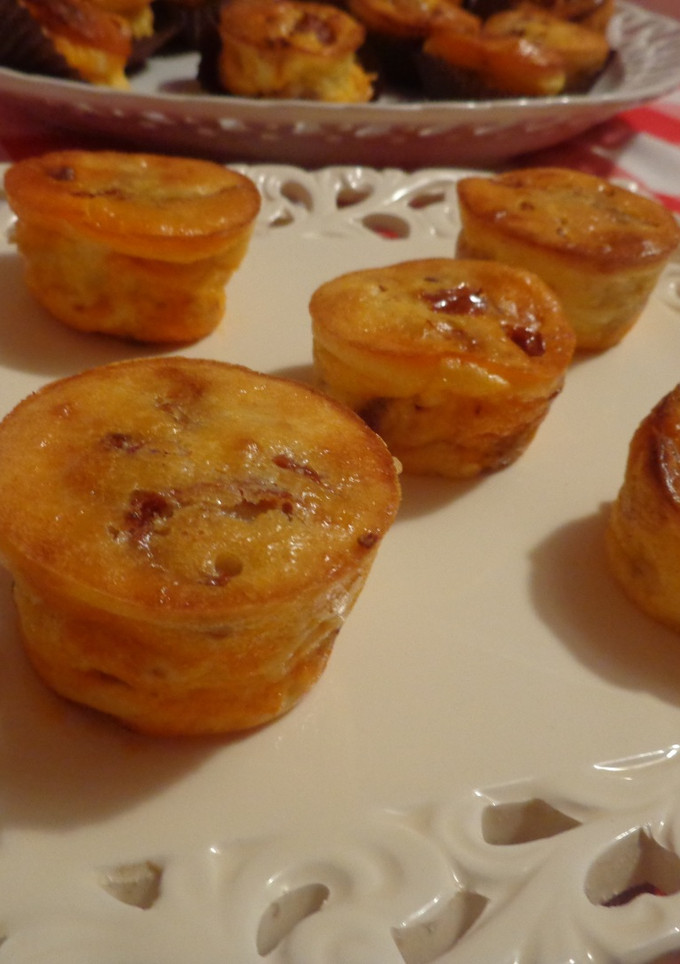 Una foto de Pastelitos de chorizo, queso y tomate seco