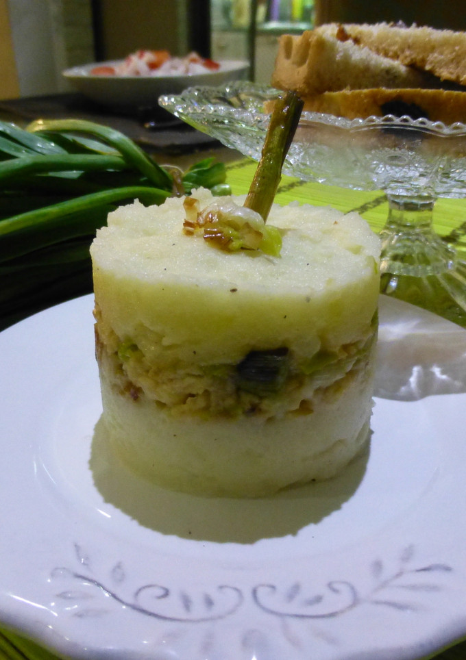 Una foto de Entrante de tortilla de patata con ajos tiernos