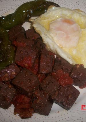 Una foto de Sangre frita con pimientos italianos