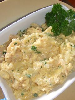 Una foto de Revuelto de bacalao con cebolletas