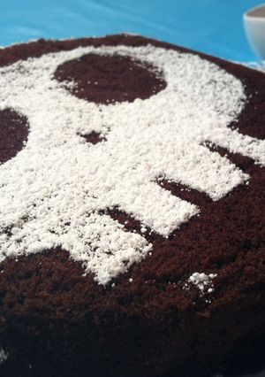 Una foto de Bizcocho de chocolate de Halloween decorado
