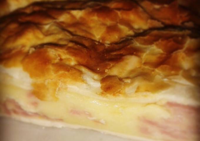 Foto principal de Tarta de jamón y queso fácil