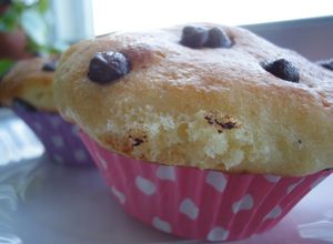 Una foto de Muffins de yogur y perlitas de chocolate