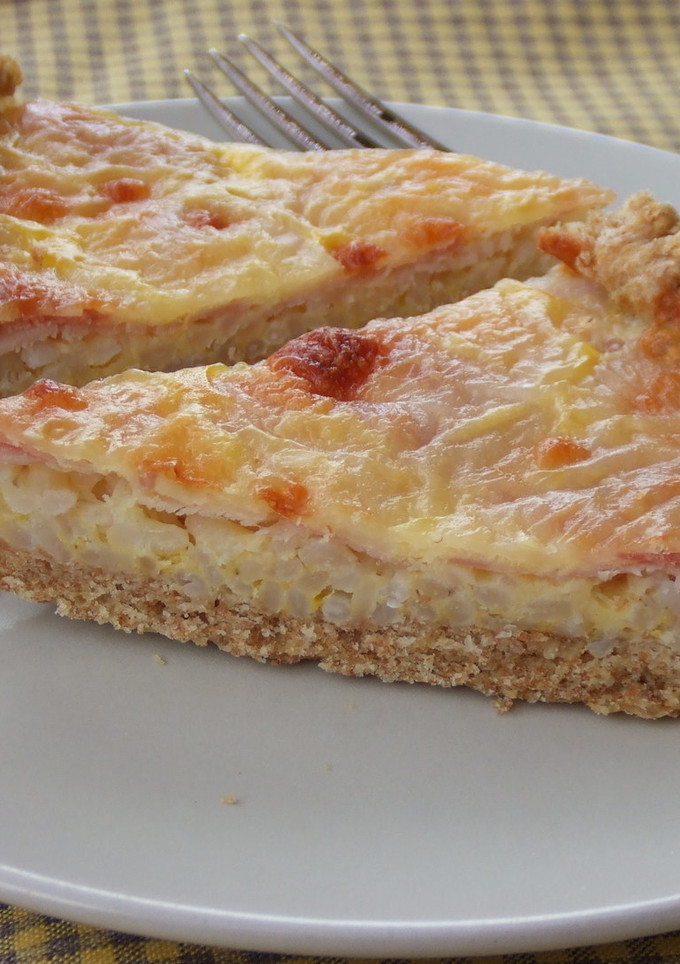 Una foto de Quiche rellena de jamón, queso y arroz