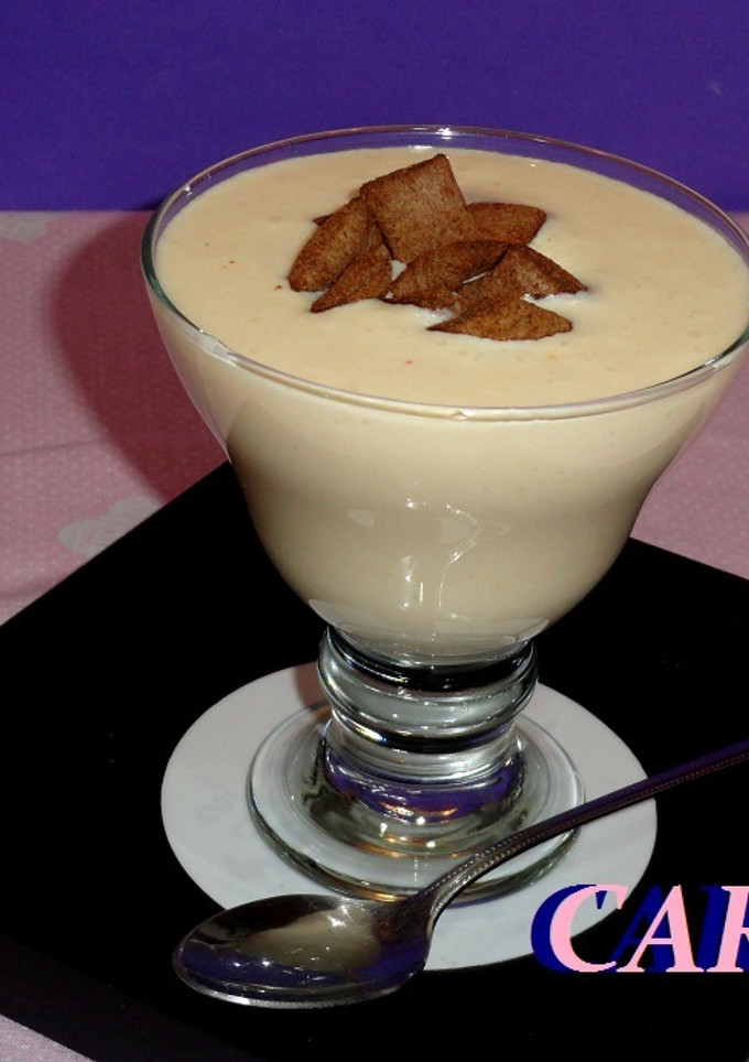 Una foto de Batido de queso y ciruelas