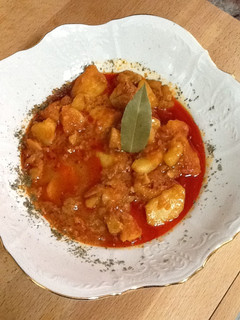 Una foto de Bacalao con cachelos y pimentón