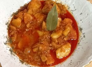 Una foto de Bacalao con cachelos y pimentón