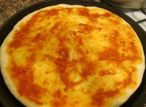 Una foto de Pizza con harina Pureza con levadura (prepizza fácil y rápida)