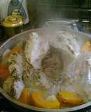 Pollo guisado en su caldo