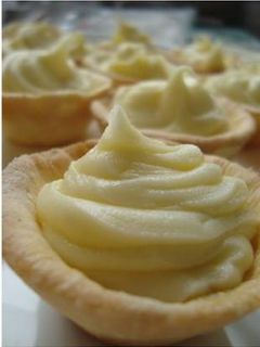 Una foto de Tarteletas rellenas con postre de vainilla