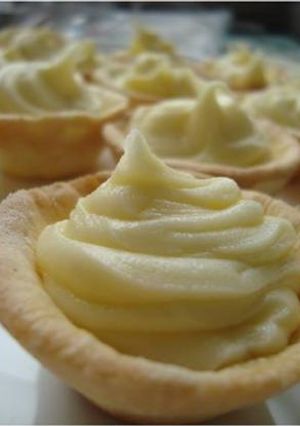 Una foto de Tarteletas rellenas con postre de vainilla