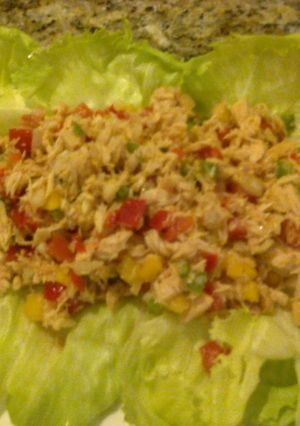 Una foto de Ensalada picosa de atún