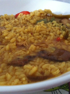 Una foto de Arroz con conejo y setas