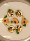 Canapés de salmón y caviar