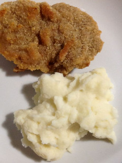 Una foto de Milanesas con puré