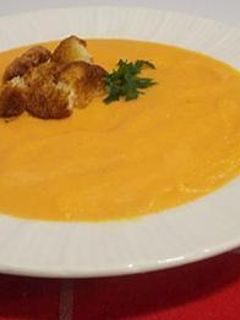 Una foto de Crema naranja de calabaza y patata