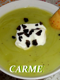 Foto principal de Crema de calabacin trufada para dieta