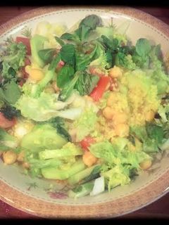 Una foto de Ensalada de garbanzos y cous-cous