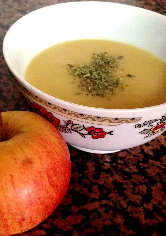 Una foto de Crema de verdura con un toque manzana