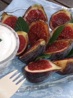 Una foto de Higos con salsa de mandarina