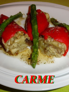Una foto de Pimientos del piquillo rellenos de berenjena escalibada