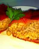Pimientos rellenos con arroz y carne