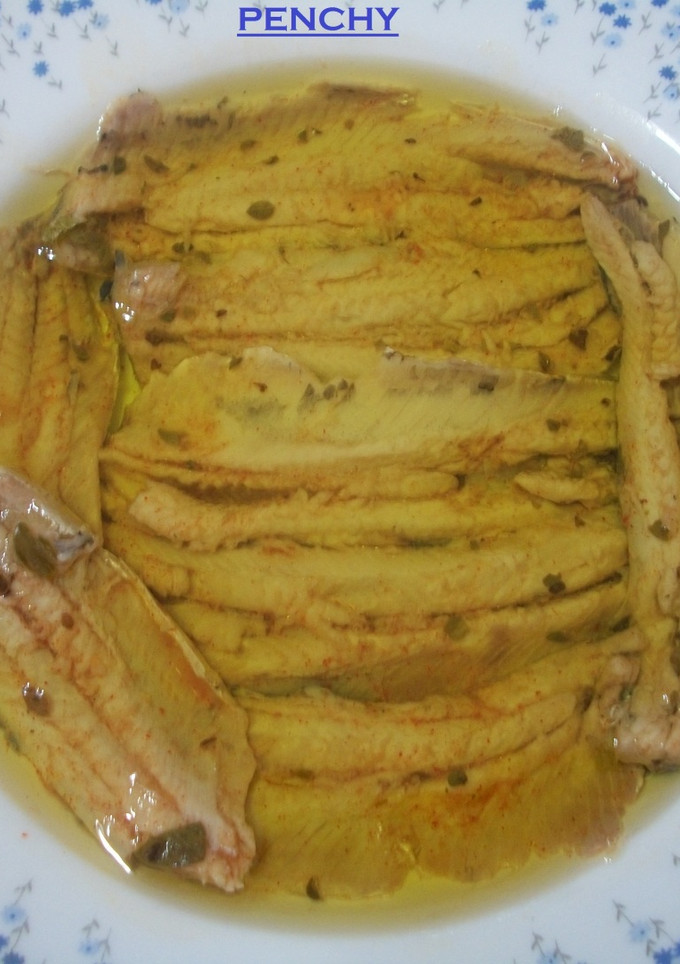 Una foto de Sardinas maceradas en aceite de oliva Virgen