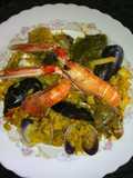 Paella de marisco y verduras