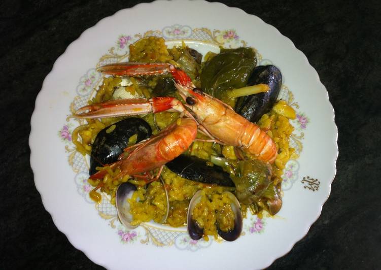 Paella de marisco y verduras