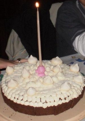 Una foto de Torta de cumpleaños con cubierta para principiantes