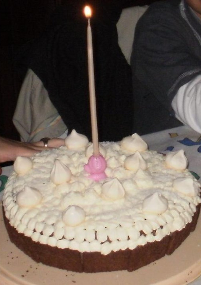 Una foto de Torta de cumpleaños con cubierta para principiantes