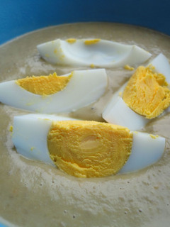 Una foto de Puré de lentejas con huevos