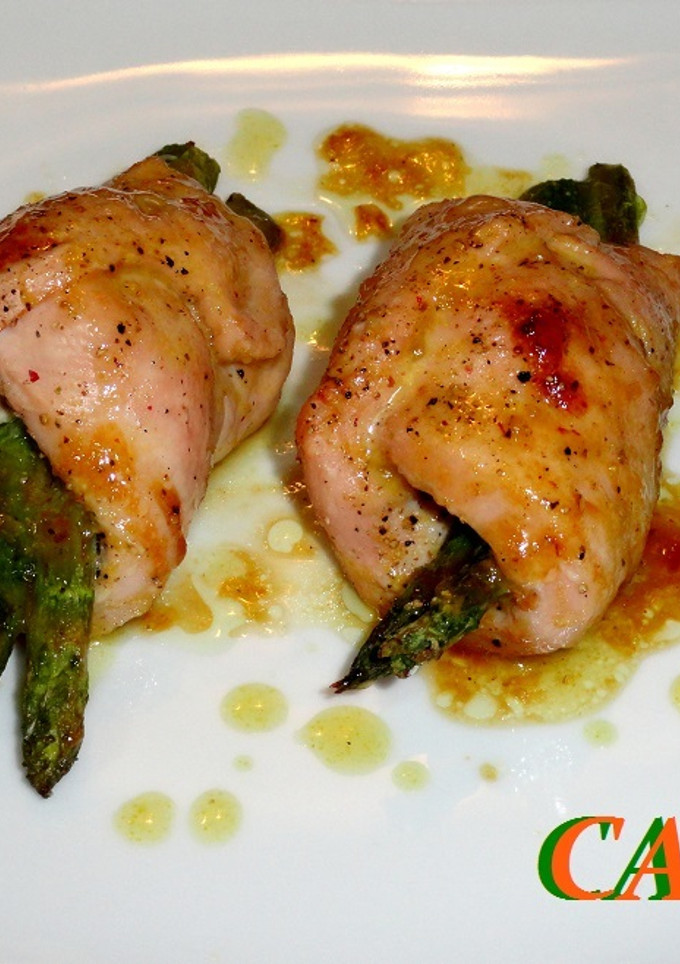 Una foto de Rollitos rellenos de pavo, con miel y mostaza