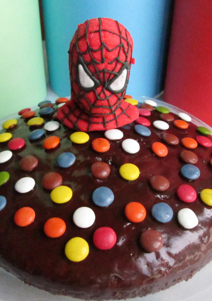 Una foto de Pastel de coca cola Spiderman