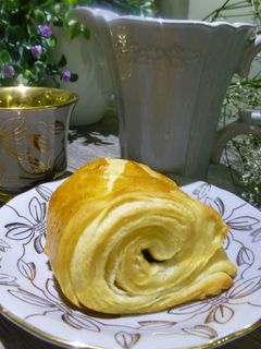 Una foto de Napolitana de chocolate con masa de hojaldre casera