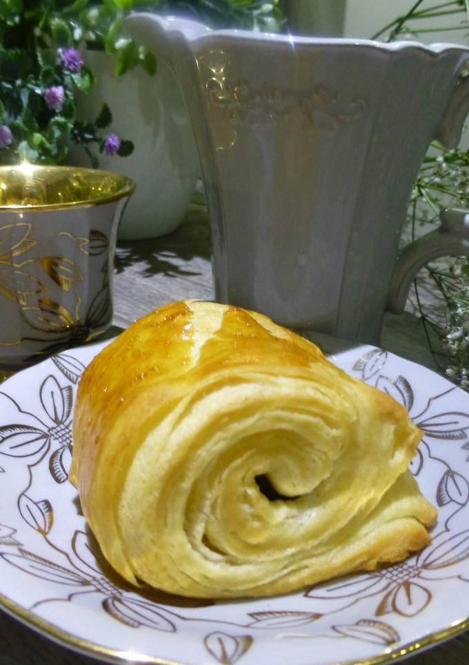 Una foto de Napolitana de chocolate con masa de hojaldre casera