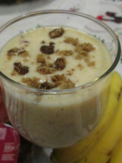 Una foto de Batido de frutas y yogurt Densia