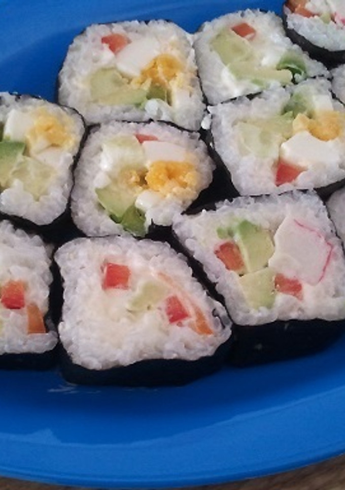 Una foto de Sushi con arroz normal