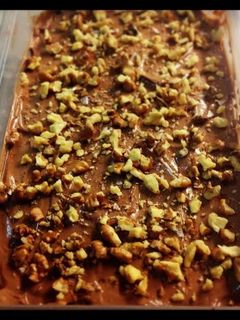 Una foto de Tarta de chocolate y queso con frutos secos