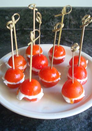 Una foto de Tomates cherry rellenos