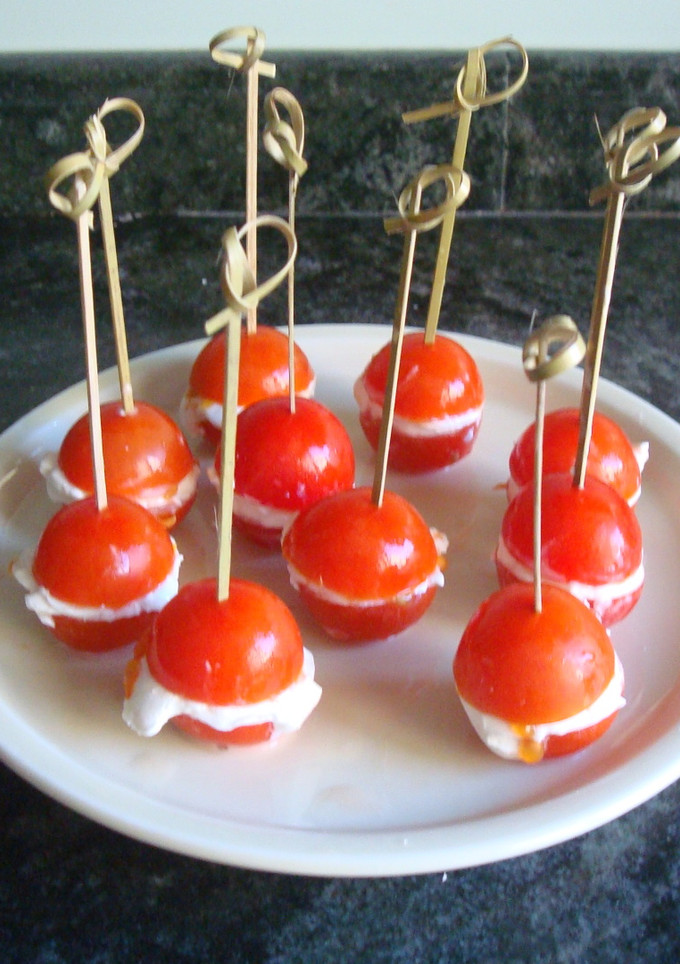 Una foto de Tomates cherry rellenos
