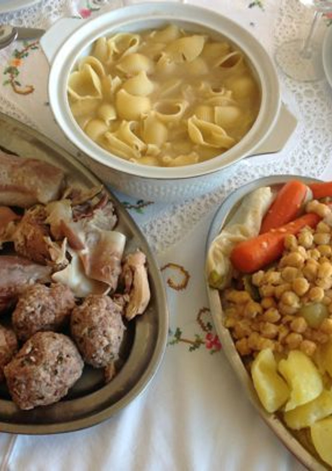 Una foto de Cocido catalán (Escudella i carn d'olla)
