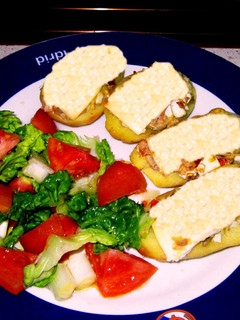 Una foto de Patatas rellenas de atún gratinadas