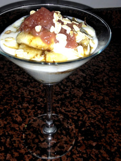 Foto principal de Plátano a la plancha con helado de yogur y mermelada