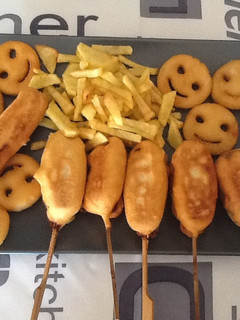 Una foto de Brocheta de salchichas rebozadas