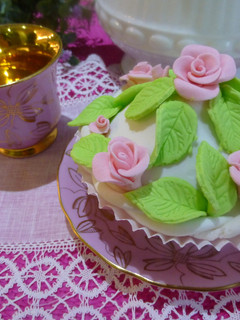 Una foto de Cupcakes de cesta de rosas