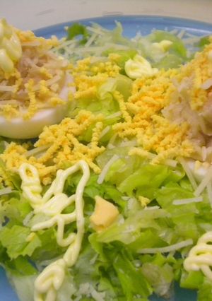 Una foto de Huevos rellenos de atún con mayonesa